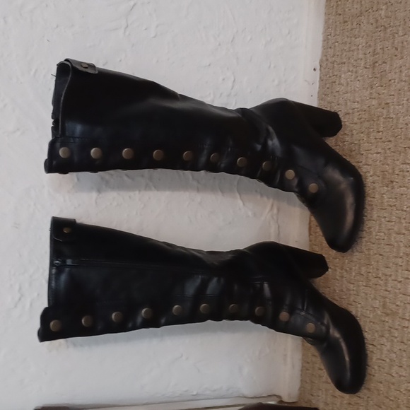 Bundle  2 pairs of Boots 👢 👢 - Picture 5 of 15